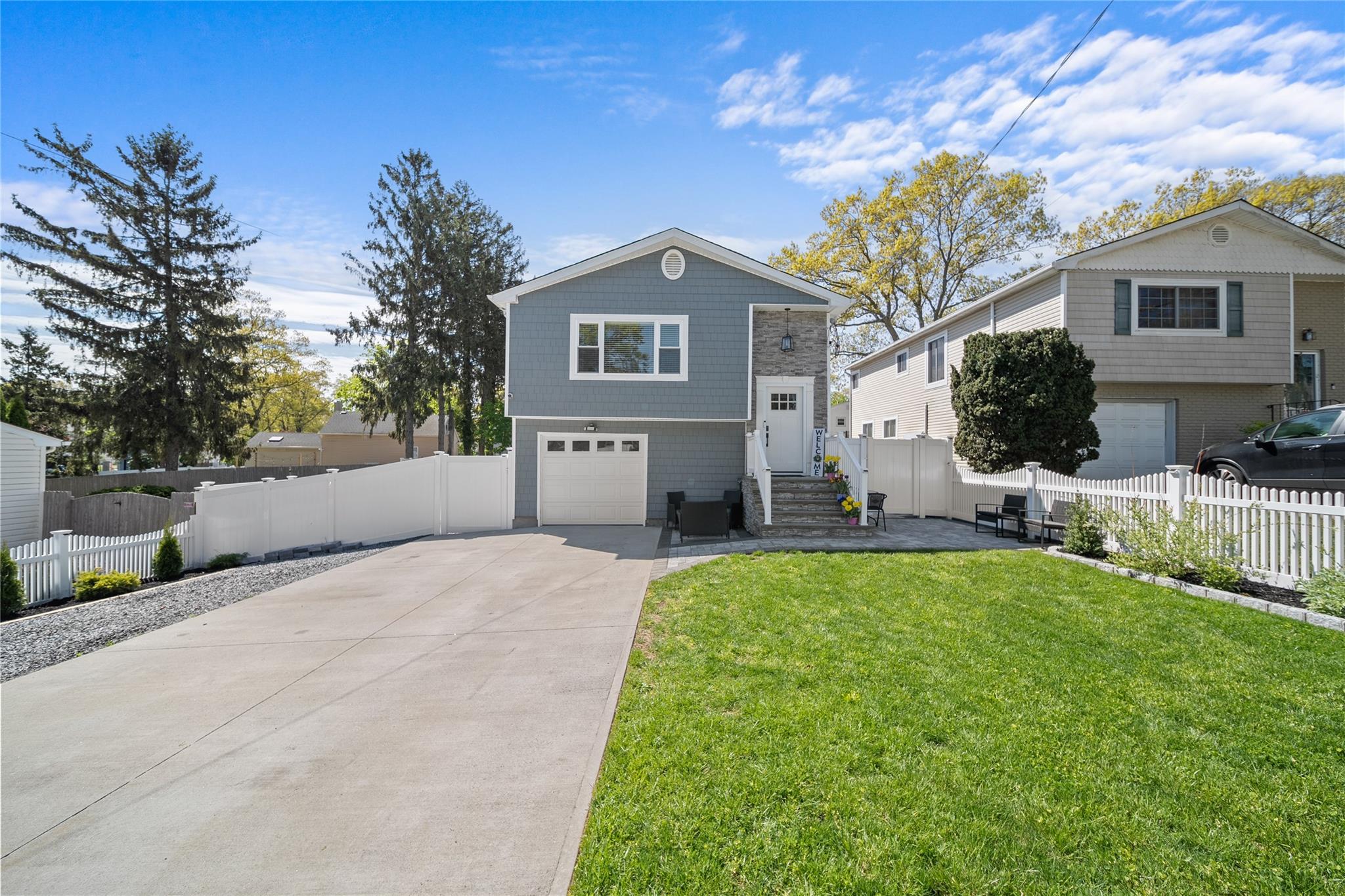 426 Ontario Street, Ronkonkoma, New York image 2
