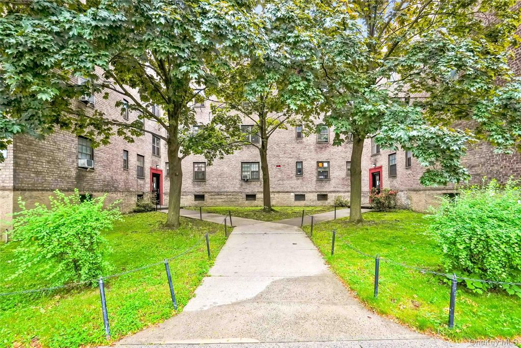 Photo of 144-32 78th Avenue #2G, Flushing, NY 11367 (MLS # 1003773)