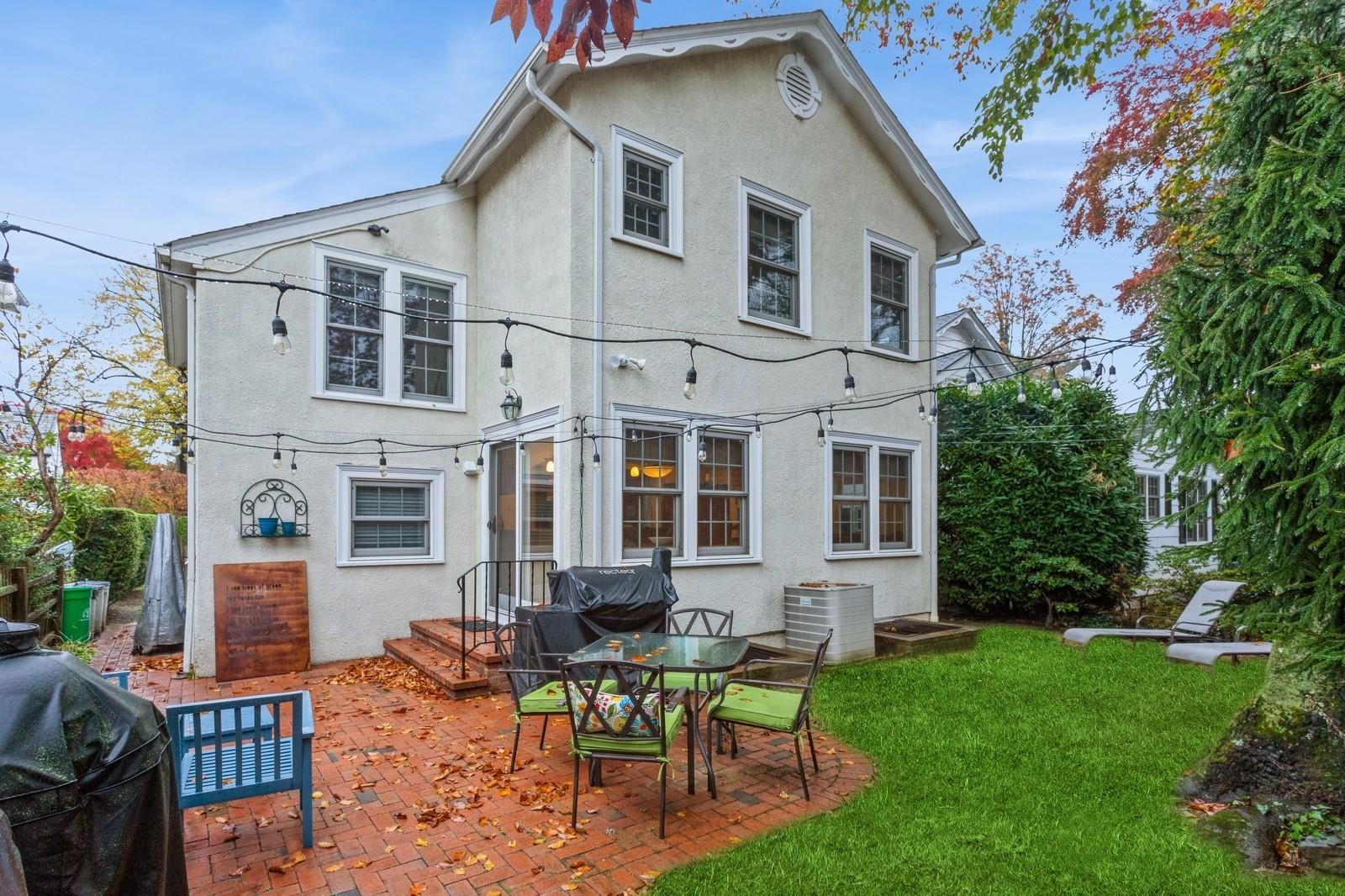 12 5th Place Pl, Garden City, New York image 34