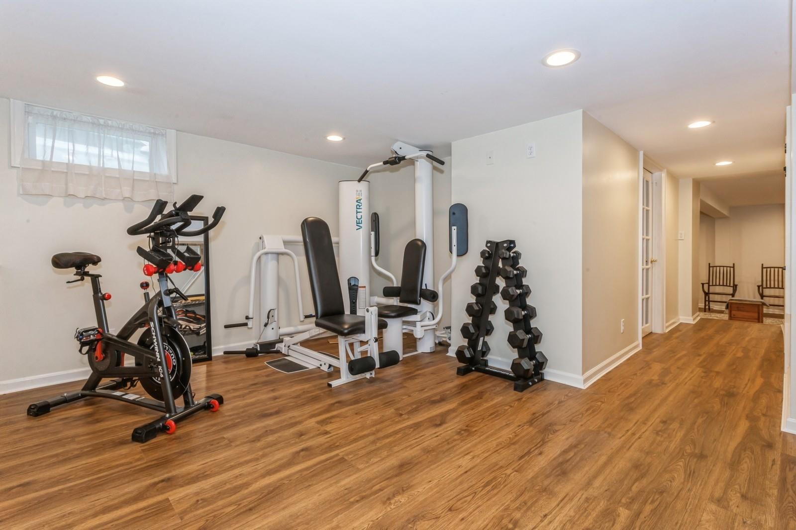 12 5th Place Pl, Garden City, New York image 32