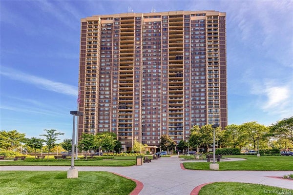 27010 GRAND CENTRAL PKWY APT 32E, FLORAL PARK, NY 11005 - Image 7b9d1ca86091ddf4d3fbbfbfbd232769/1781605733