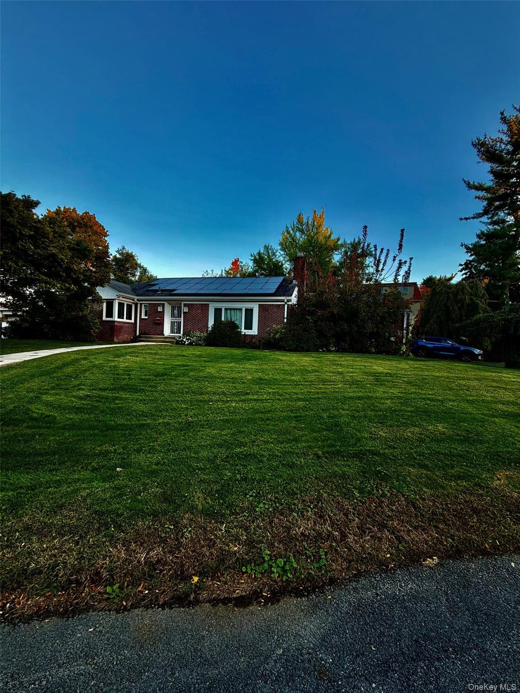 Photo of 48 Disbrow Circle, New Rochelle, NY 10804 (MLS # 1062623)