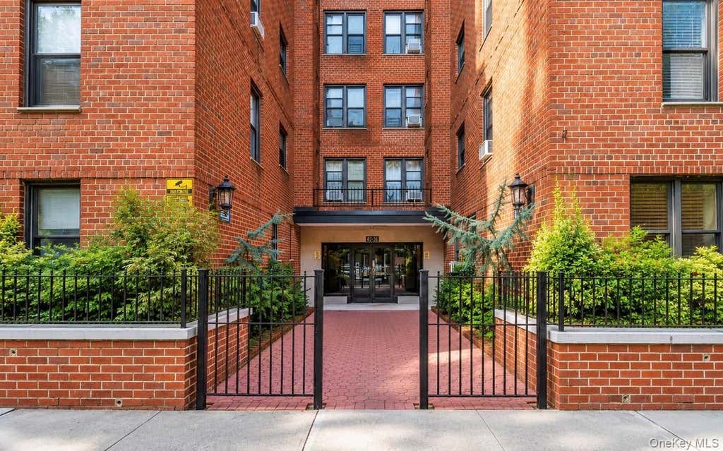 Photo of 37-30 83RD STREET St #5L, Jackson Heights, NY 11372 (MLS # 1036499)
