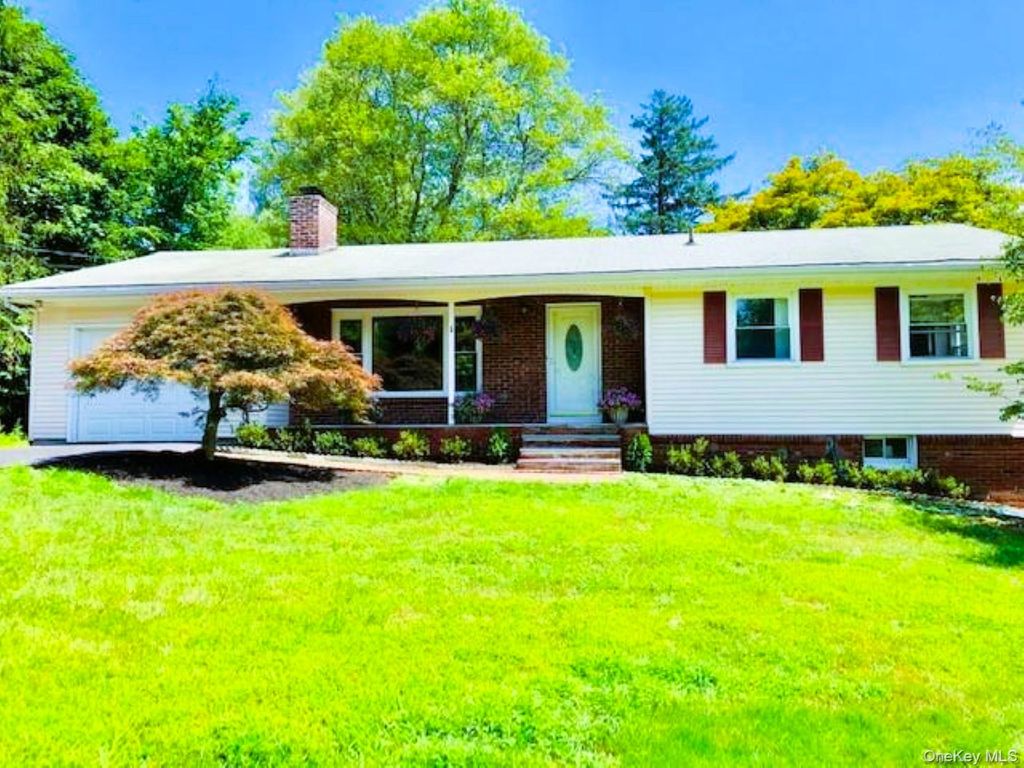Photo of 39 Benjamin Road, Mahopac, NY 10541 (MLS # 974470)