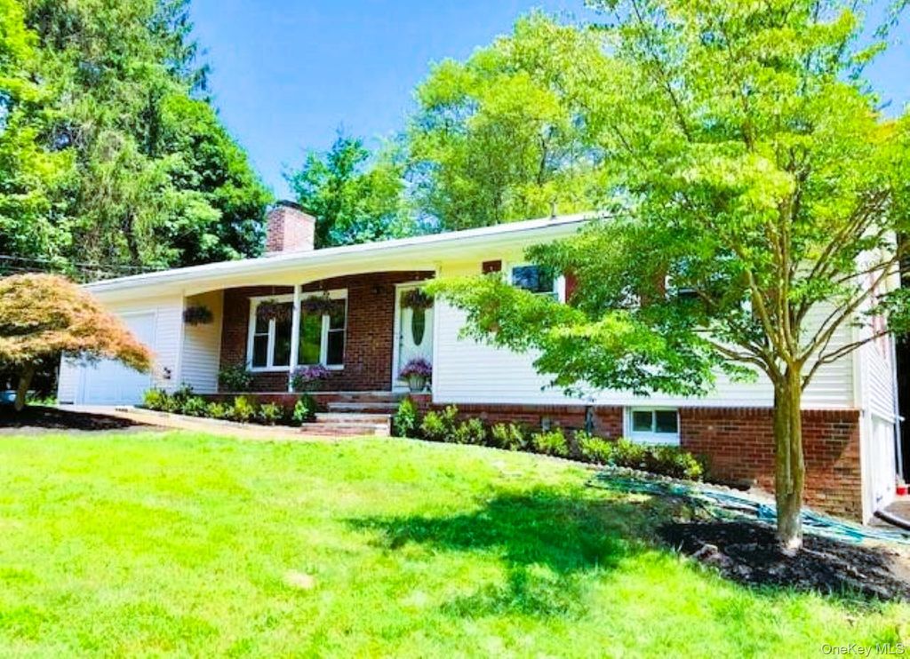 Photo of 39 Benjamin Road, Mahopac, NY 10541 (MLS # 974470)