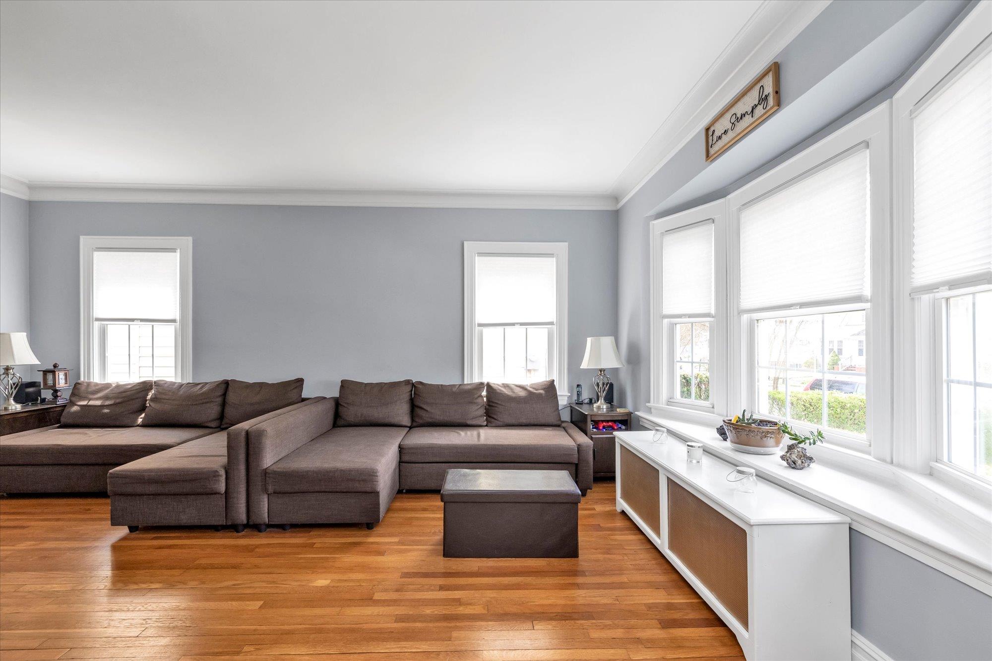 230 Kensington Road, Lynbrook, New York image 2