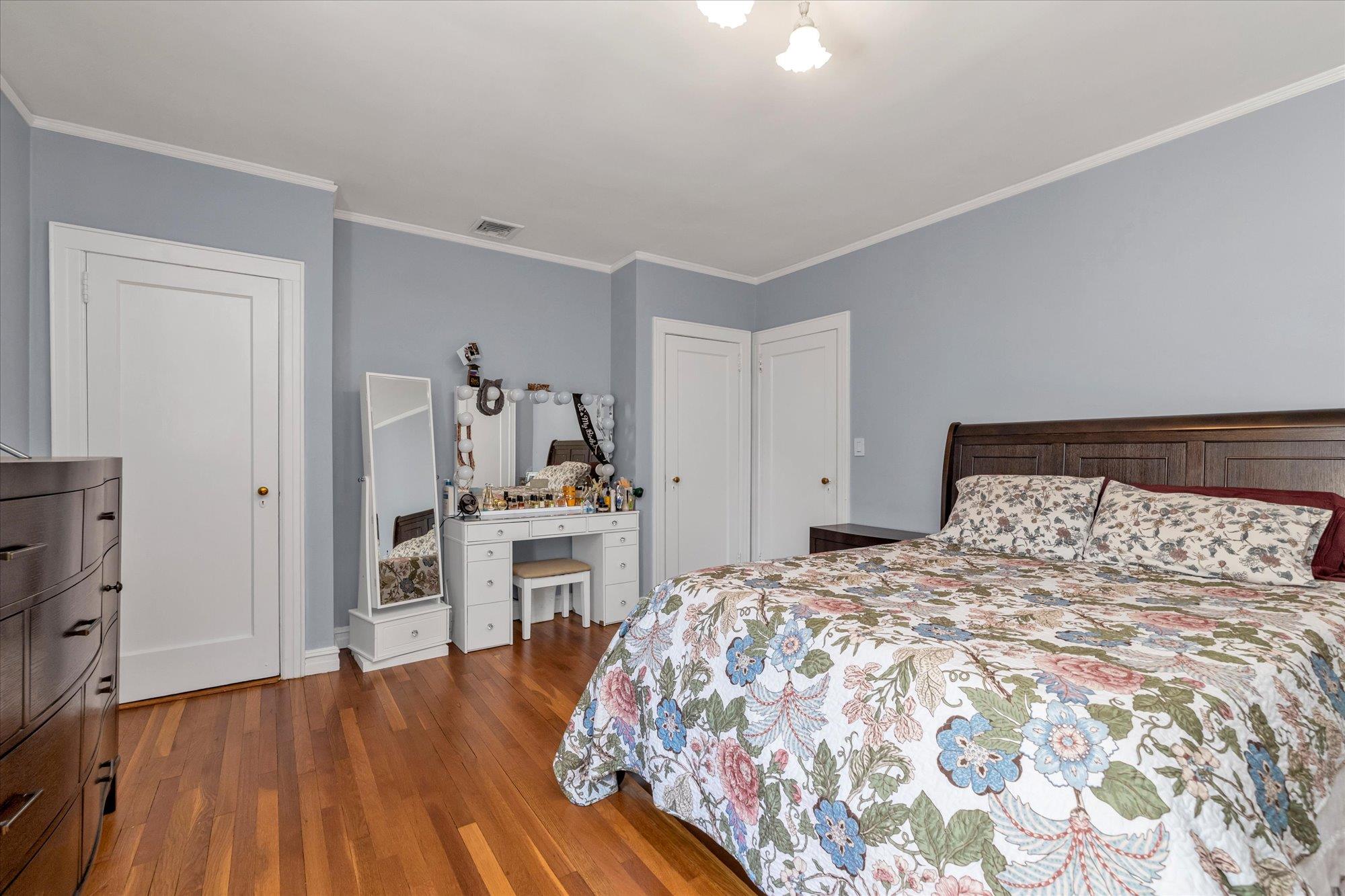 230 Kensington Road, Lynbrook, New York image 9
