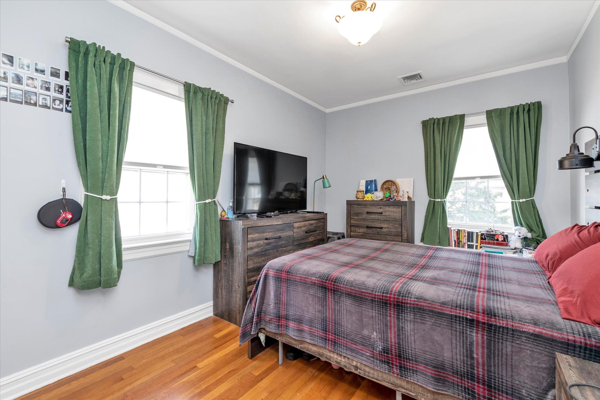 230 Kensington Road, Lynbrook, New York image 11