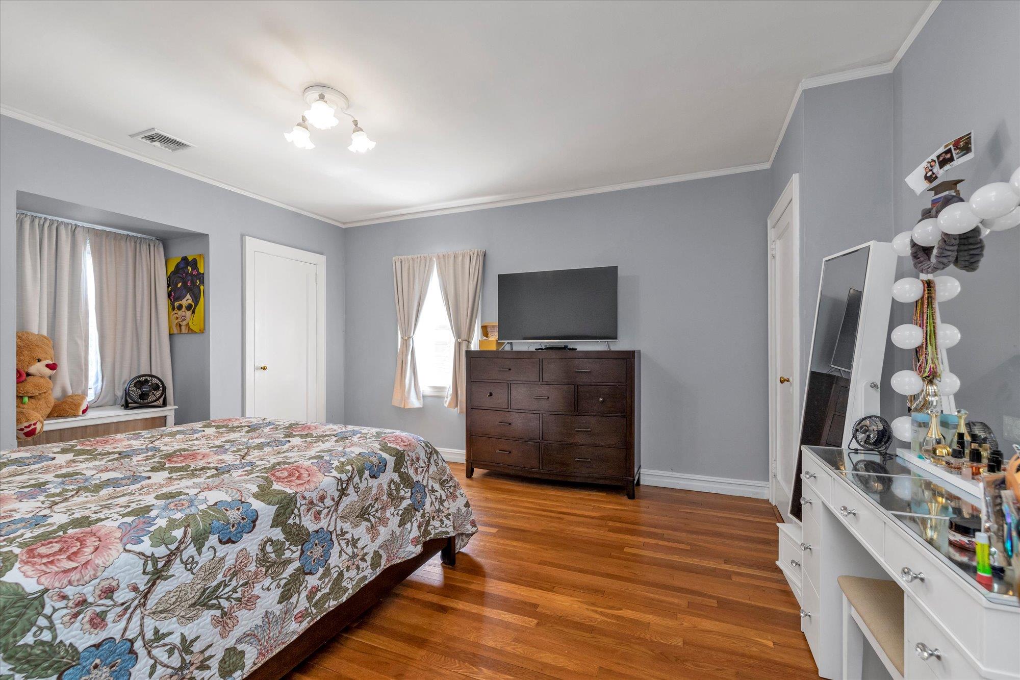 230 Kensington Road, Lynbrook, New York image 10