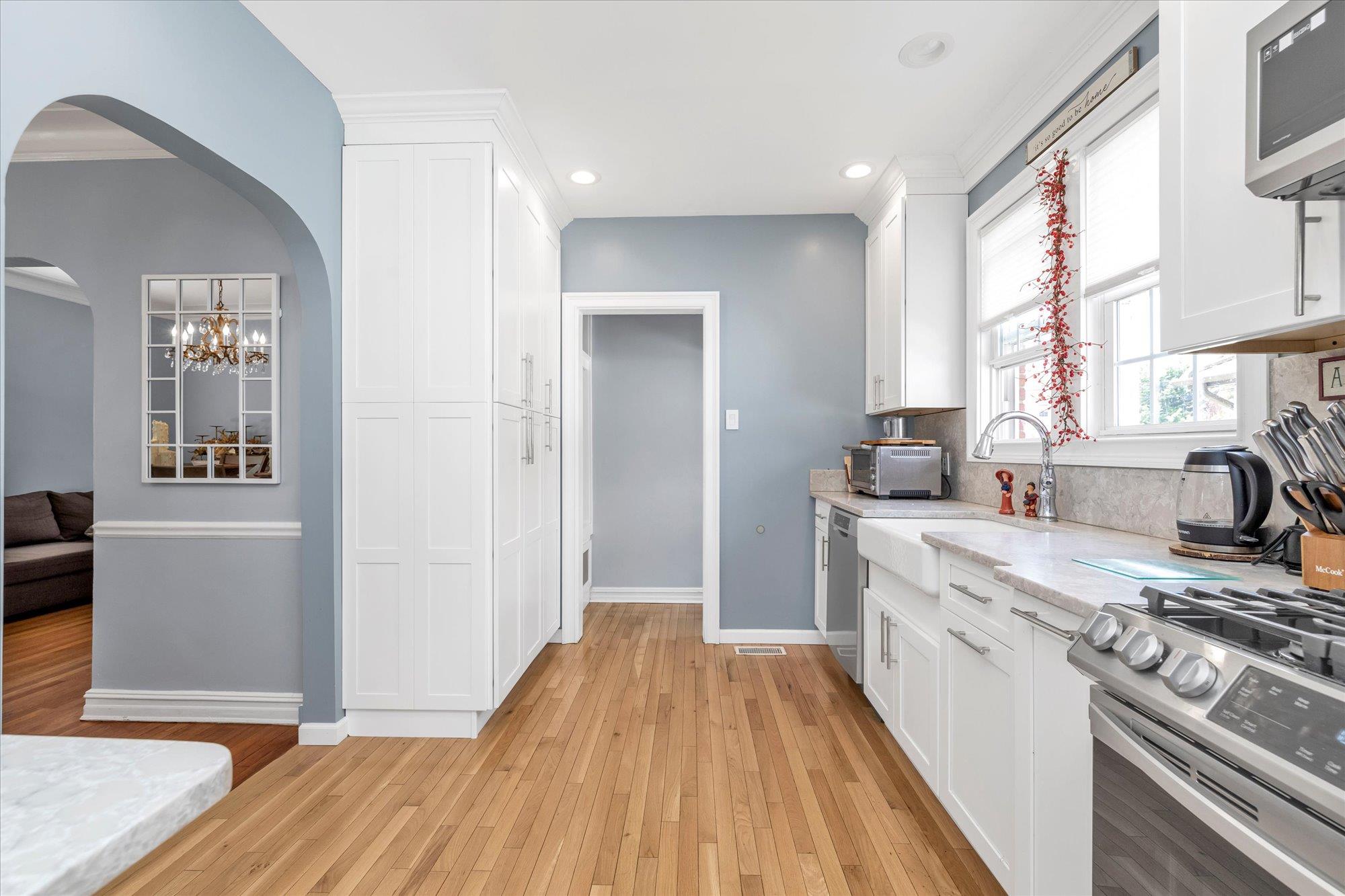 230 Kensington Road, Lynbrook, New York image 8