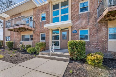 4 Rose Street Unit #1-A1 Oceanside NY 11572