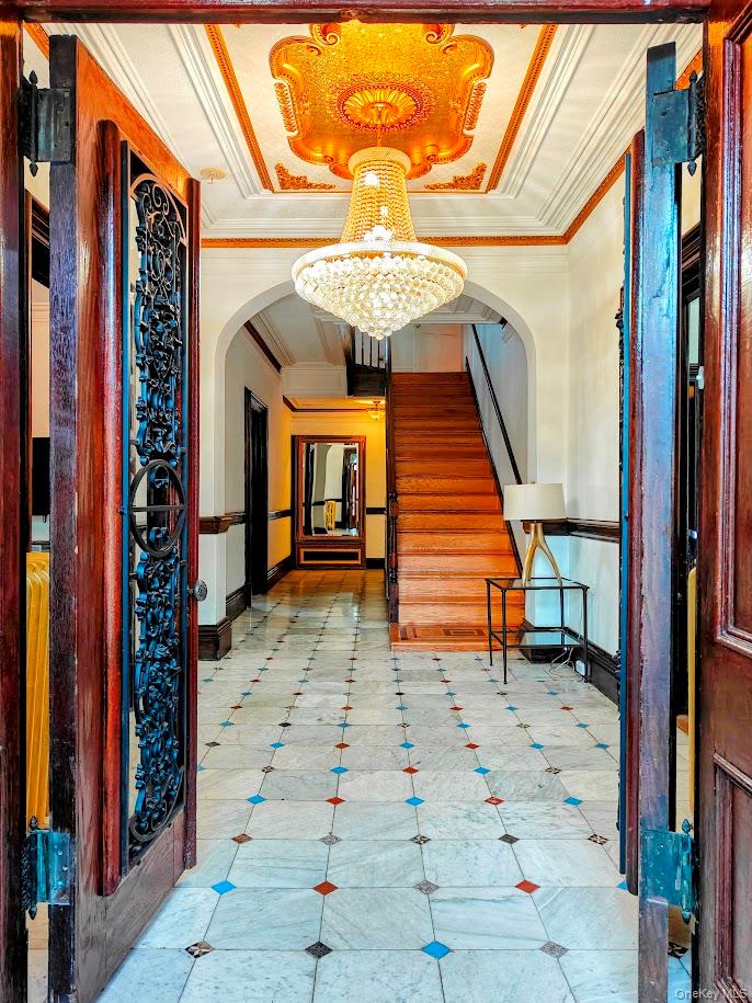 12 Monell Place