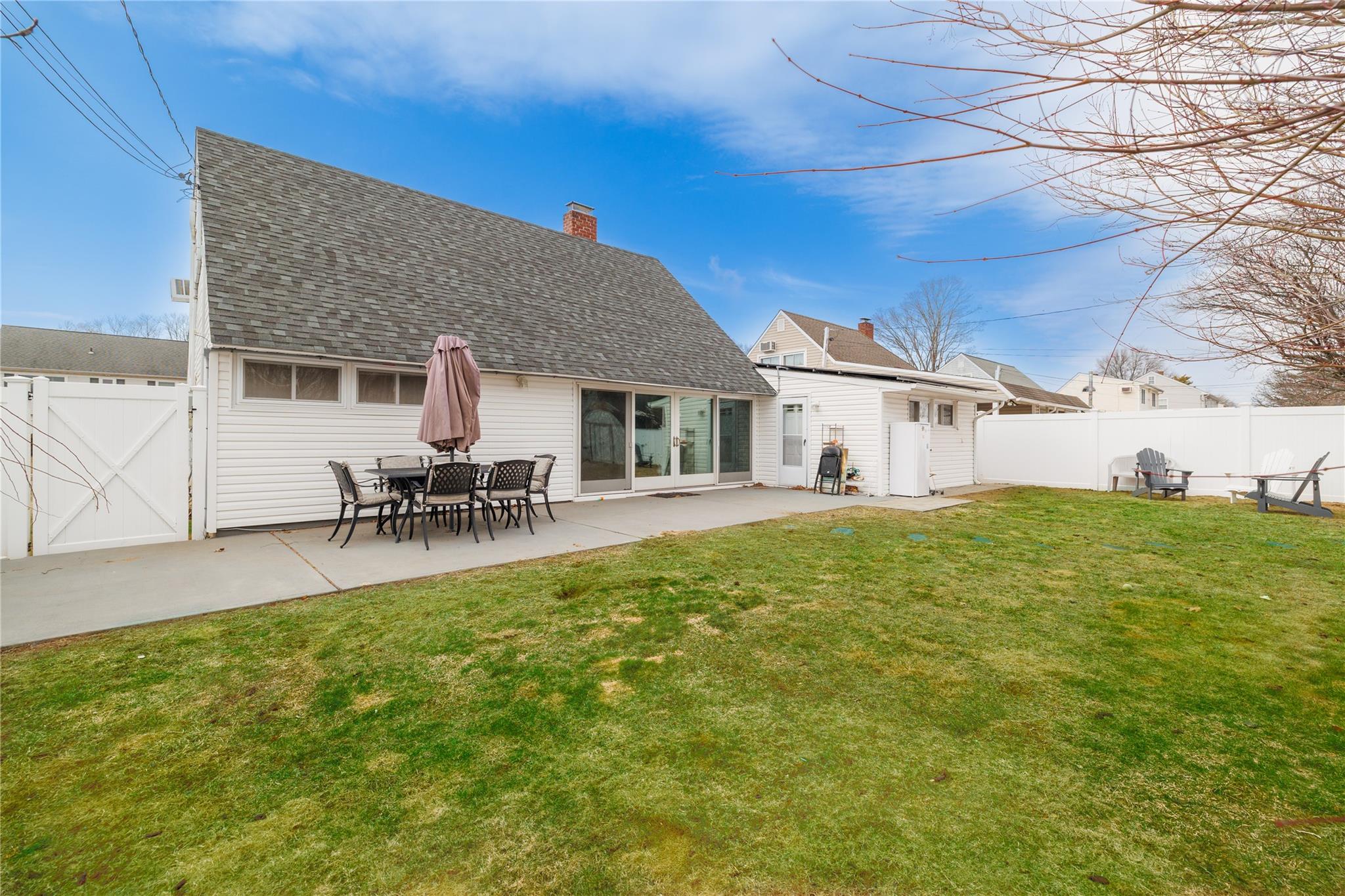 25 Russet Lane, Wantagh, New York image 20