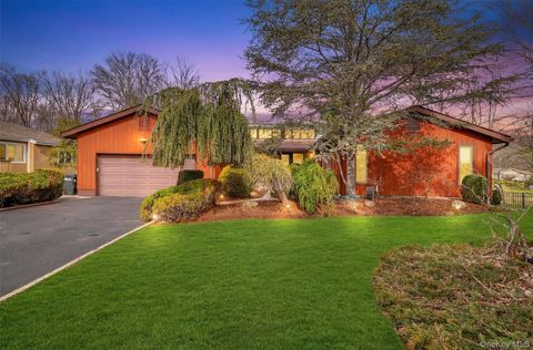 Homes For Sale - 8 Augusta Court<br/> New City, NY 10956