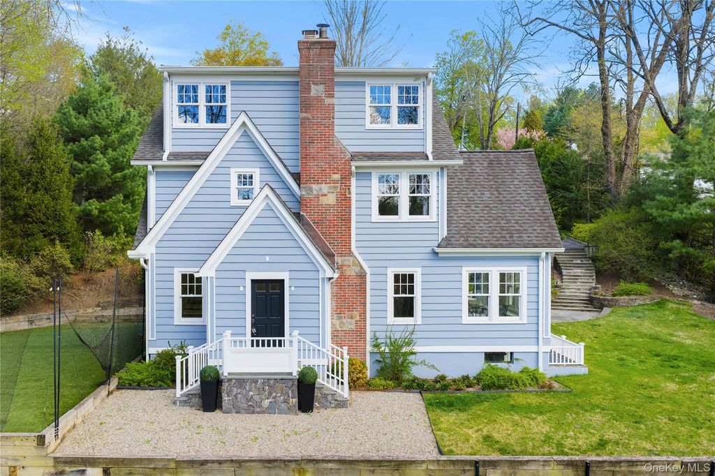 Photo of 14 Aldridge Road, Chappaqua, NY 10514 (MLS # 985505)