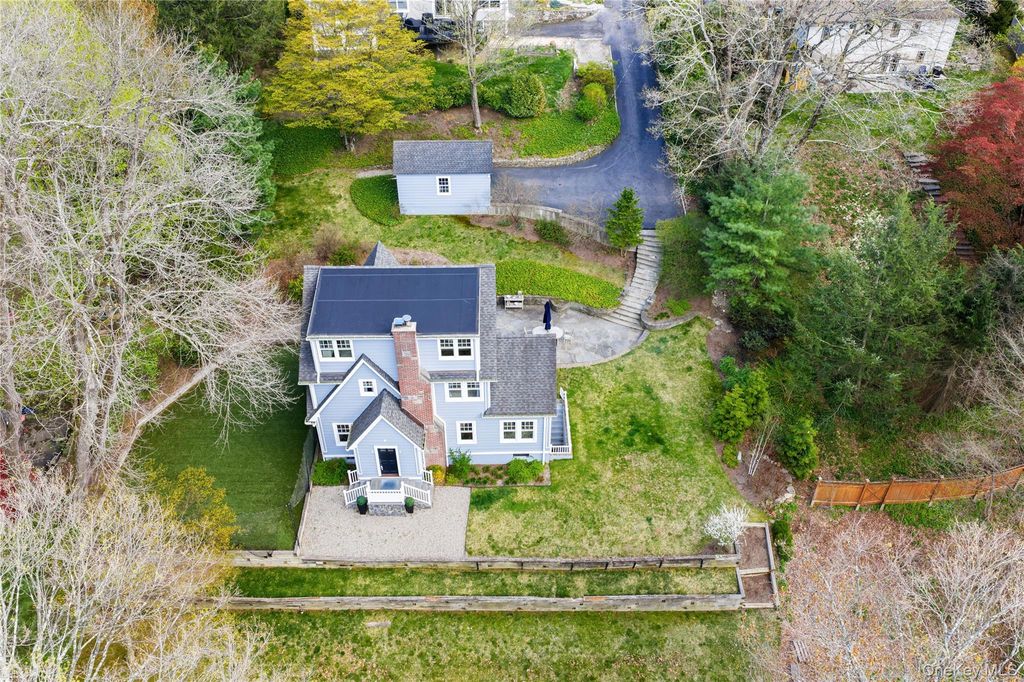 Photo of 14 Aldridge Road, Chappaqua, NY 10514 (MLS # 985505)