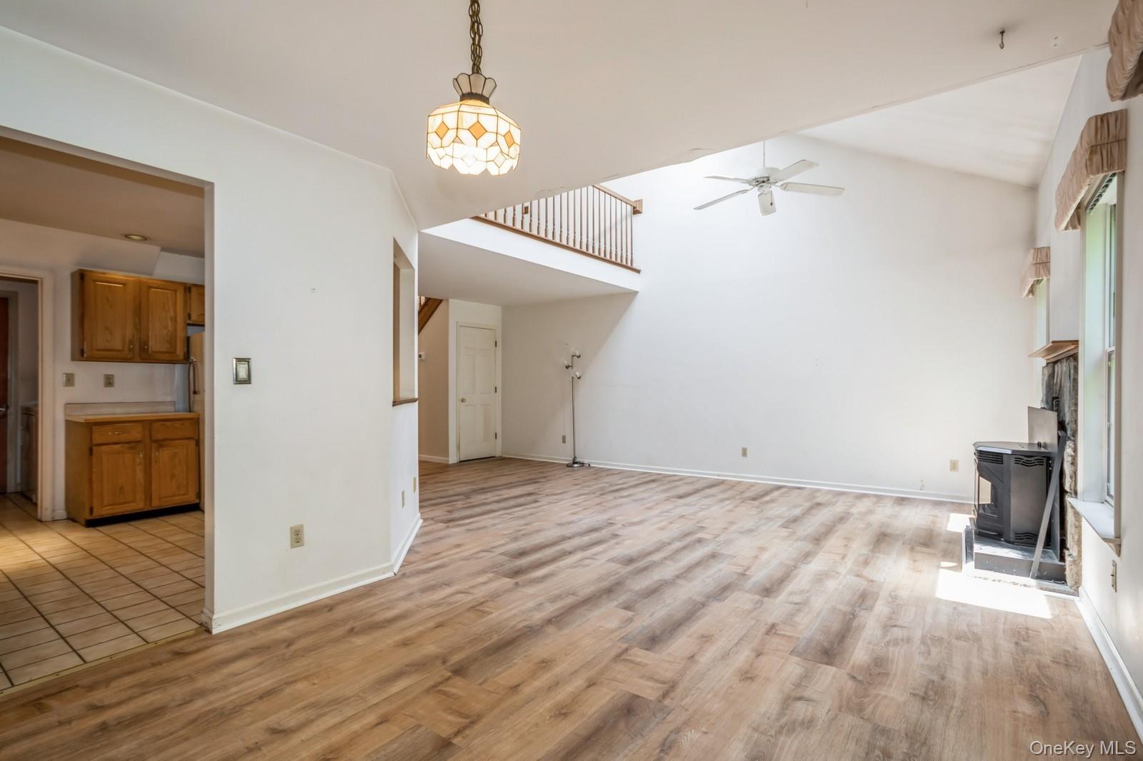 Hyde Park, New York 12538, United States, 2 Bedrooms Bedrooms, ,3 BathroomsBathrooms,Residential,Active,195318