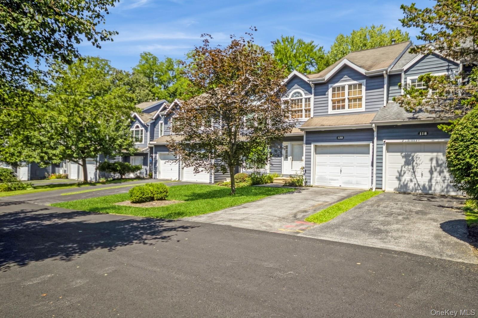 Hyde Park, New York 12538, United States, 2 Bedrooms Bedrooms, ,3 BathroomsBathrooms,Residential,Active,195318