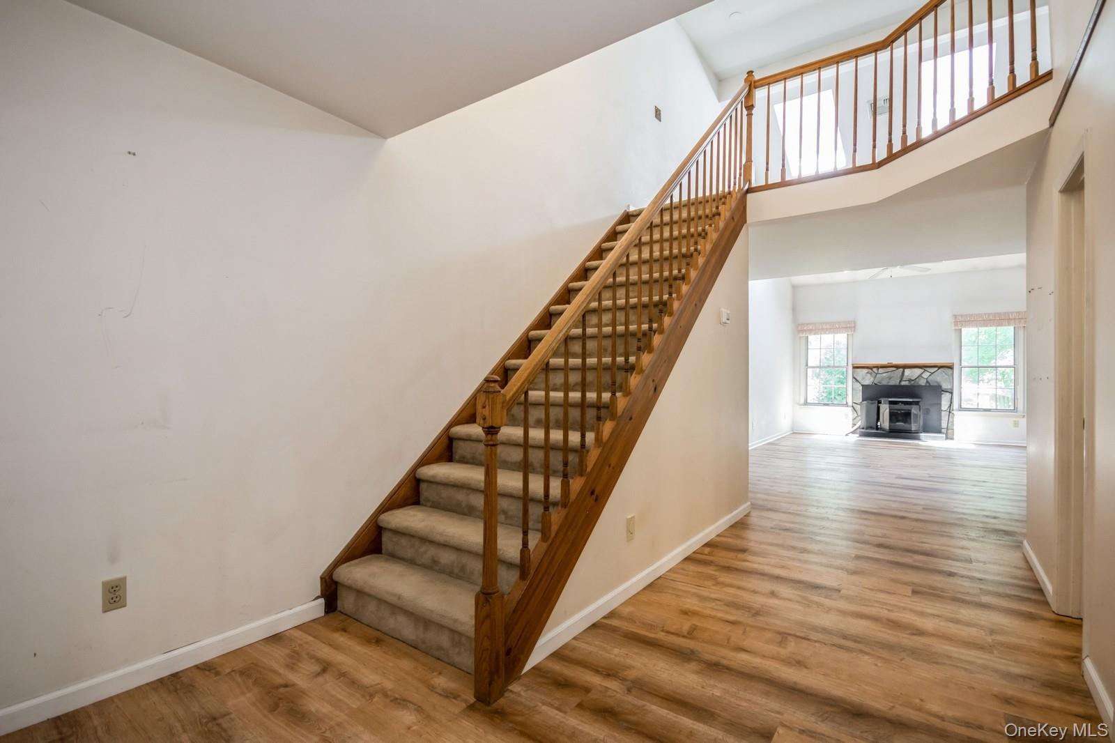 Hyde Park, New York 12538, United States, 2 Bedrooms Bedrooms, ,3 BathroomsBathrooms,Residential,Active,195318