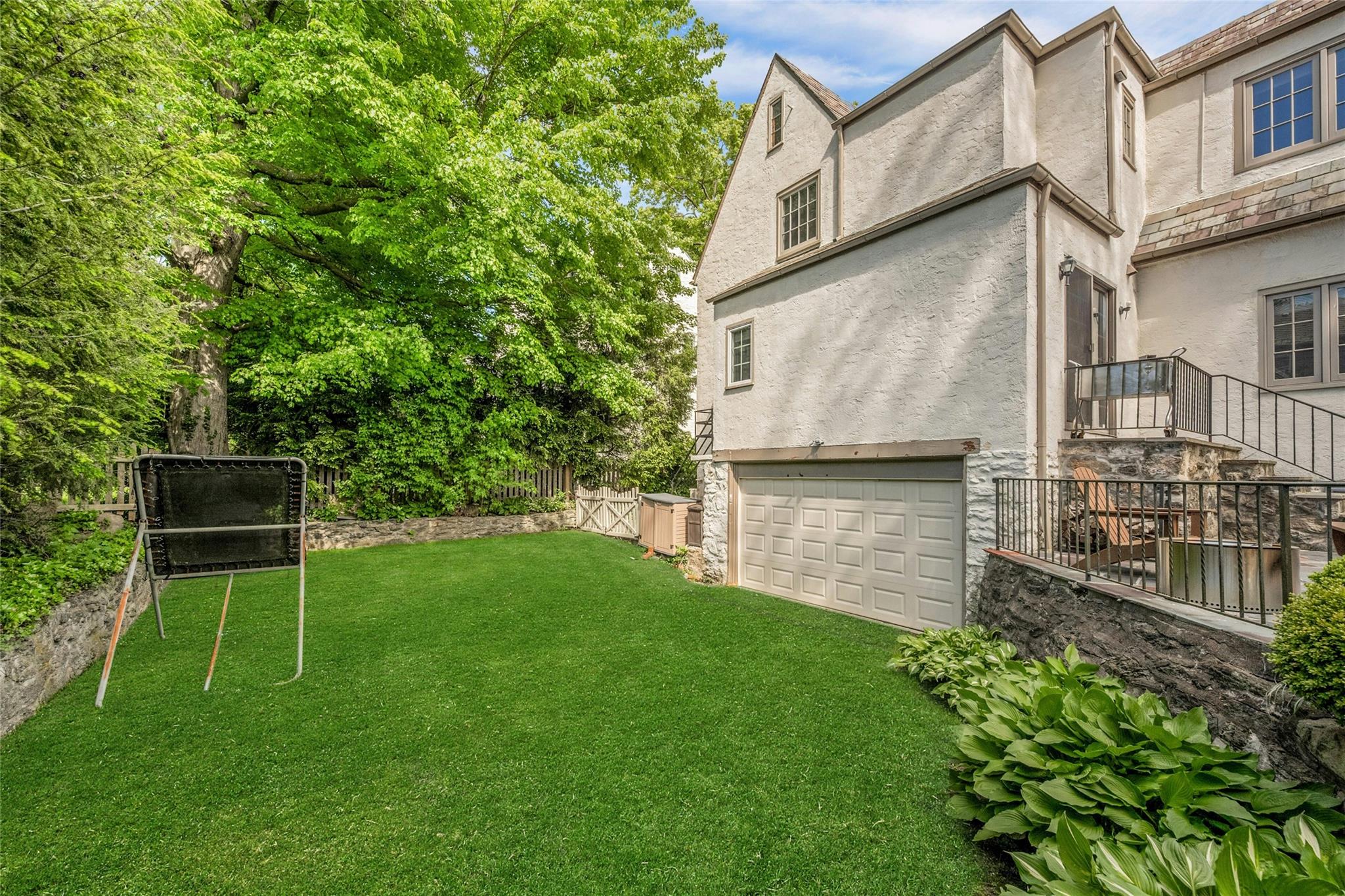 10 Maple Hill Drive, Larchmont, New York image 35