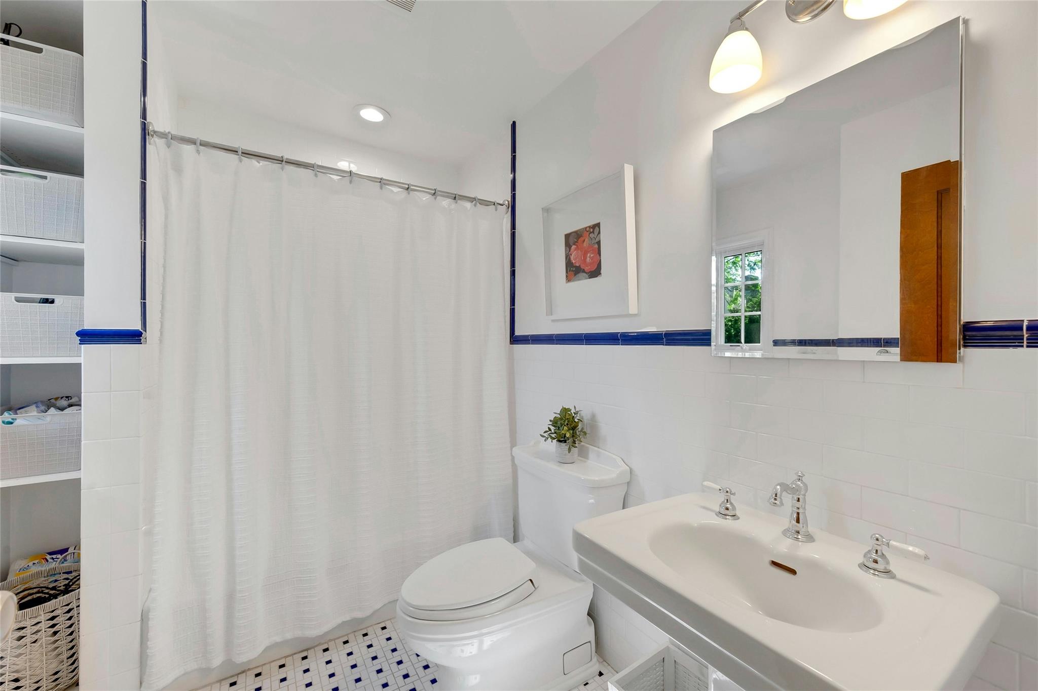 10 Maple Hill Drive, Larchmont, New York image 30