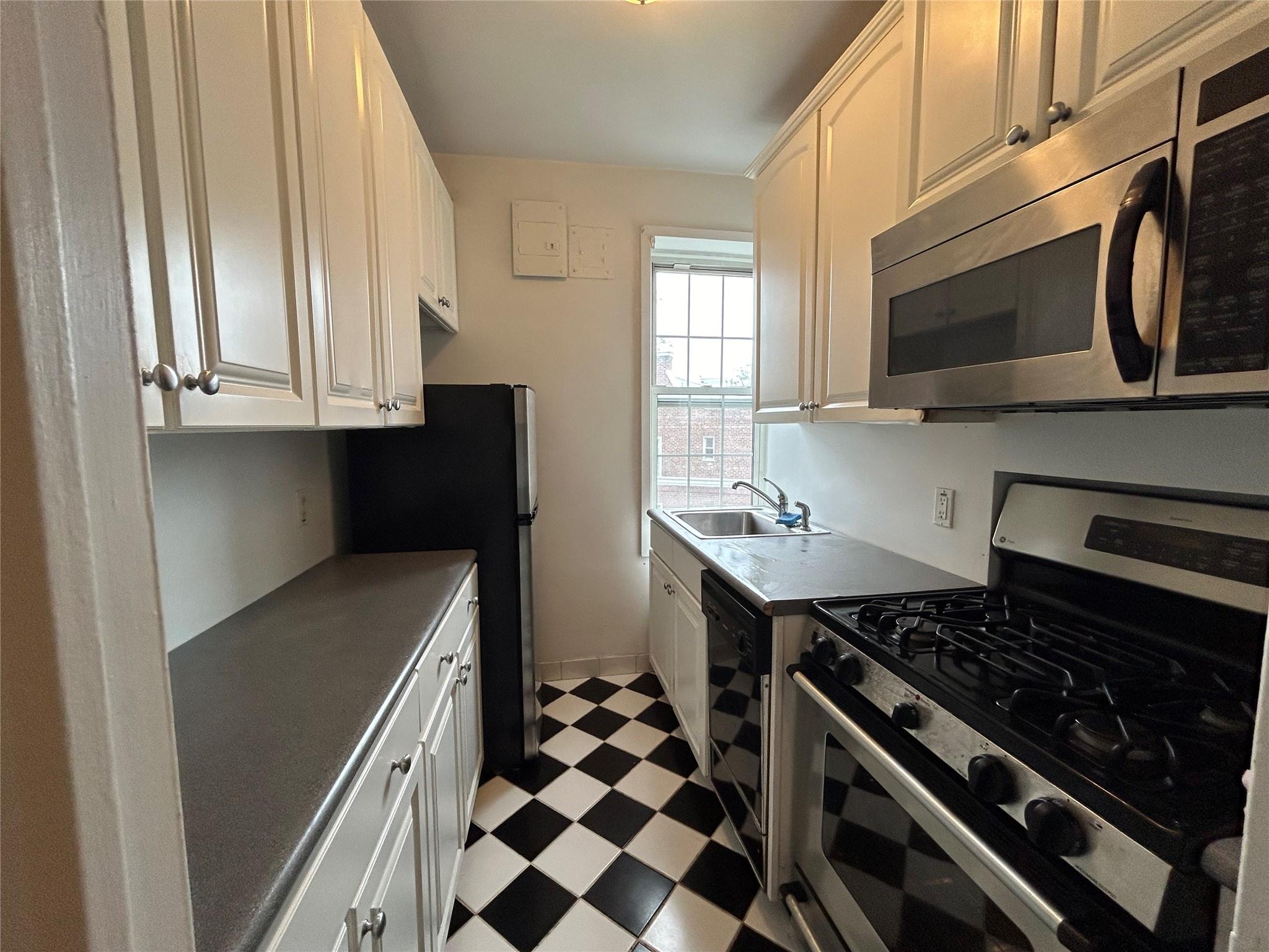 6 Midland Gardens Gdns #5A, Bronxville, New York image 7