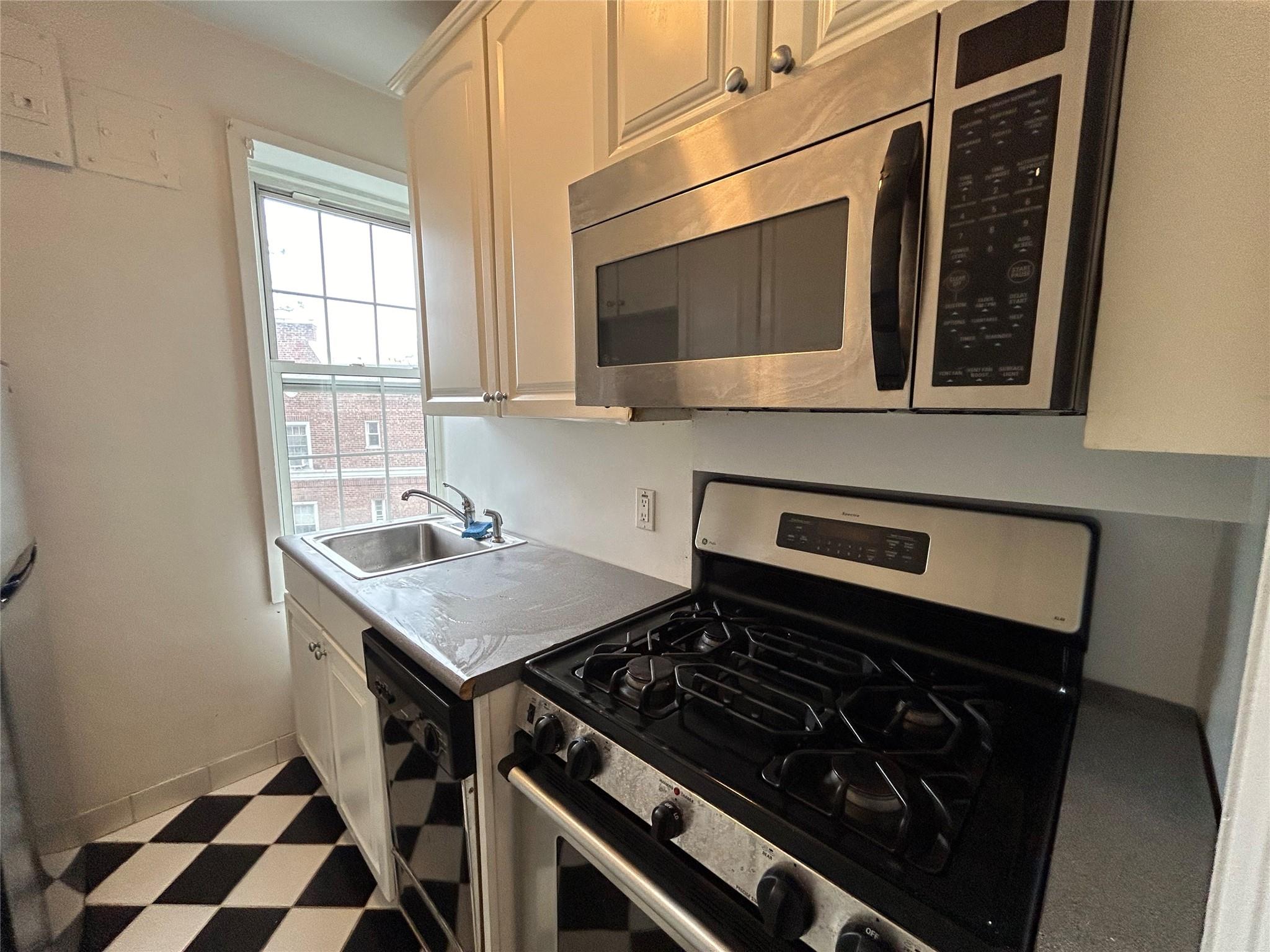 6 Midland Gardens Gdns #5A, Bronxville, New York image 9