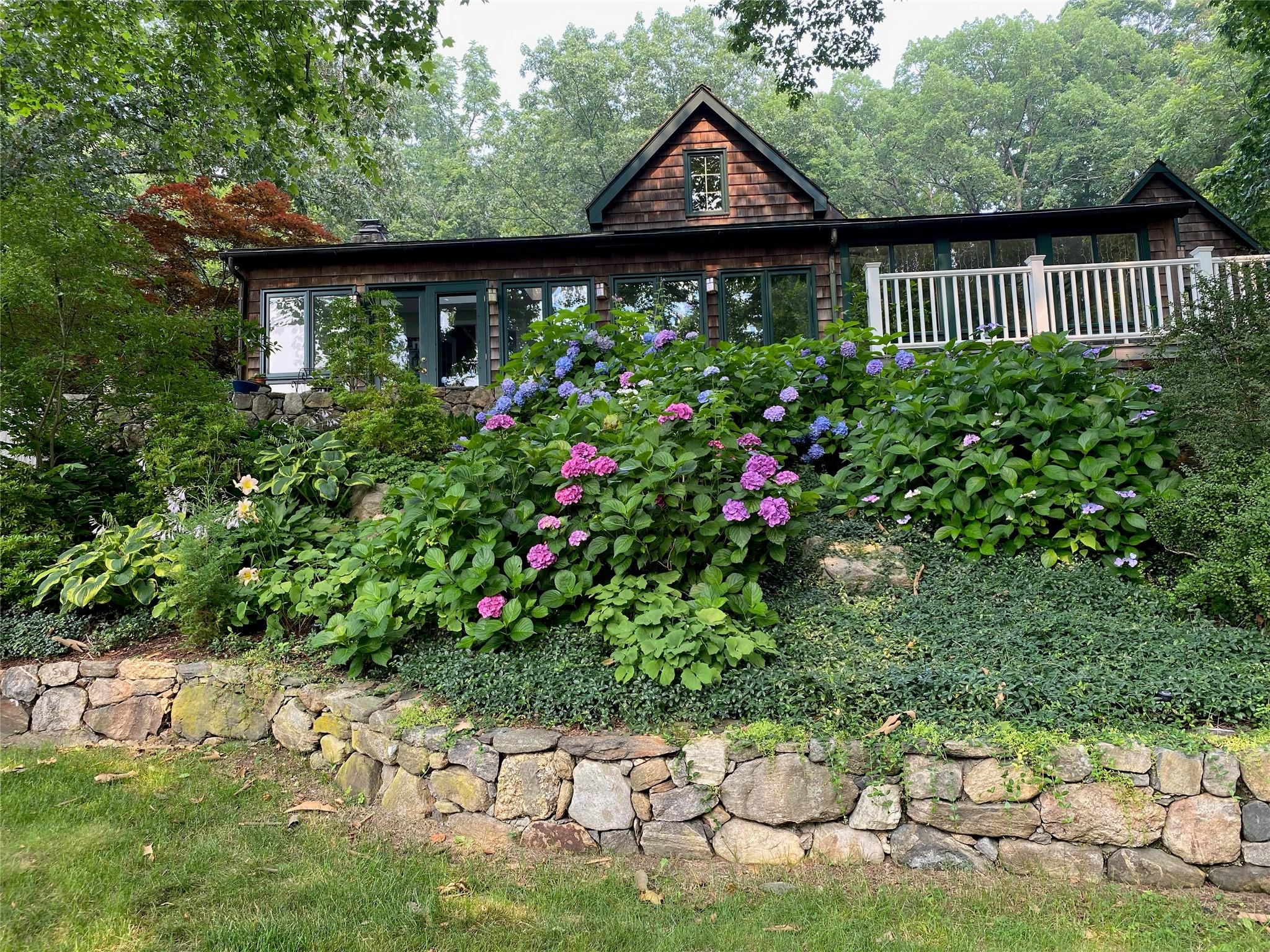 North Salem, New York 10560, United States, 3 Bedrooms Bedrooms, ,3 BathroomsBathrooms,Residential,Active,95276