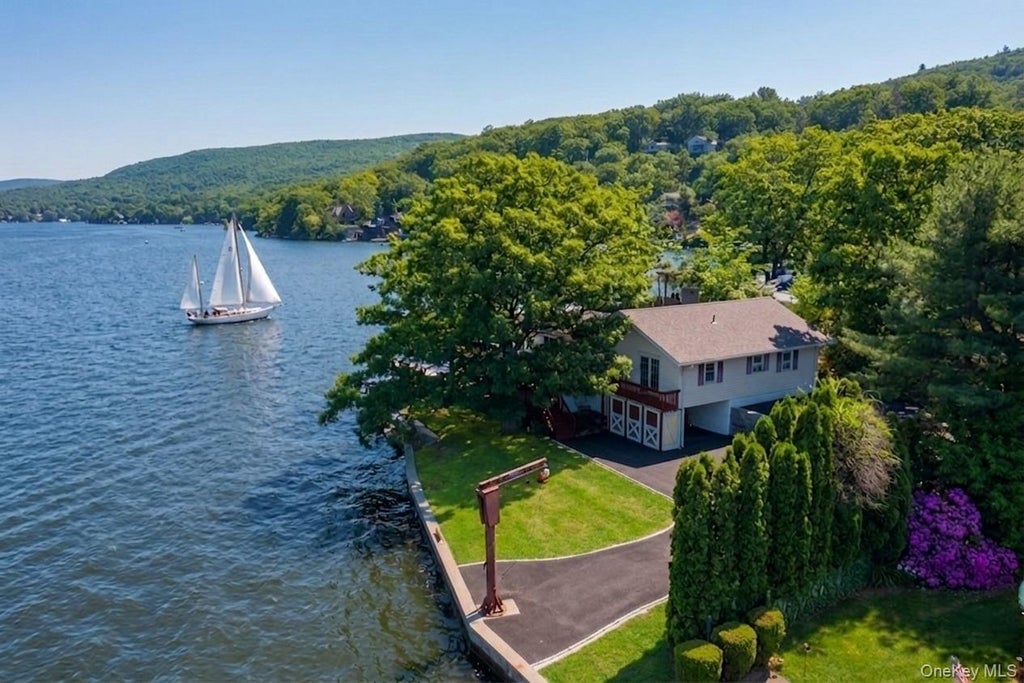Photo of 46 W Cove Road, Greenwood Lake, NY 10925 (MLS # 1061815)