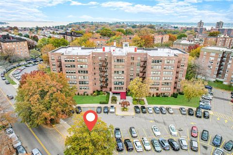 18-35 Corporal Kennedy Street Unit 2B, Bayside, NY 11360 - MLS#: 915432