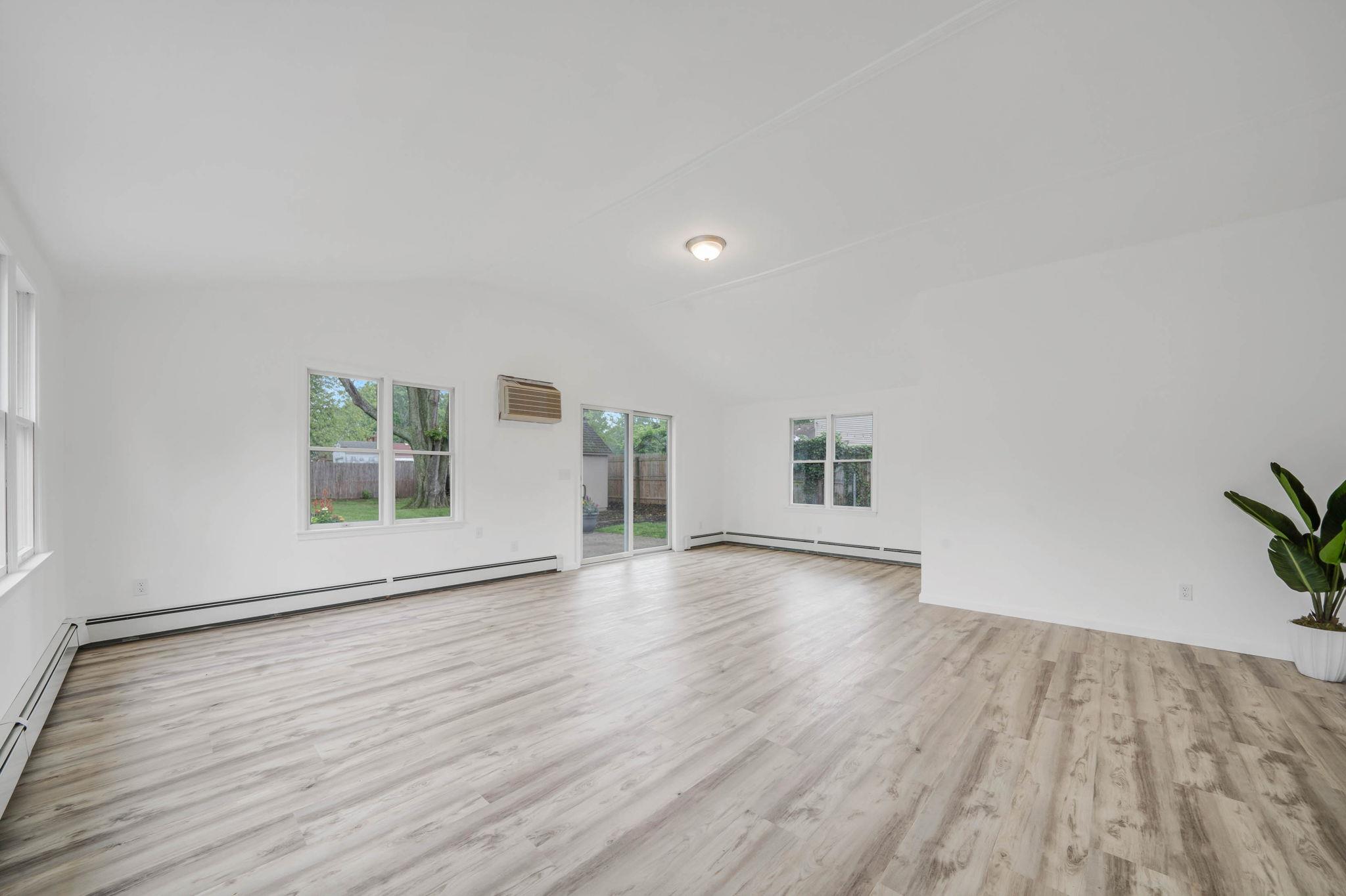 138 Greene Avenue, Port Jefferson Station, New York image 30