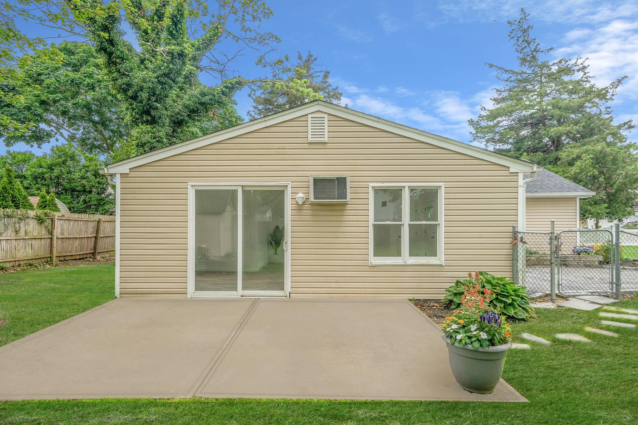 138 Greene Avenue, Port Jefferson Station, New York image 7