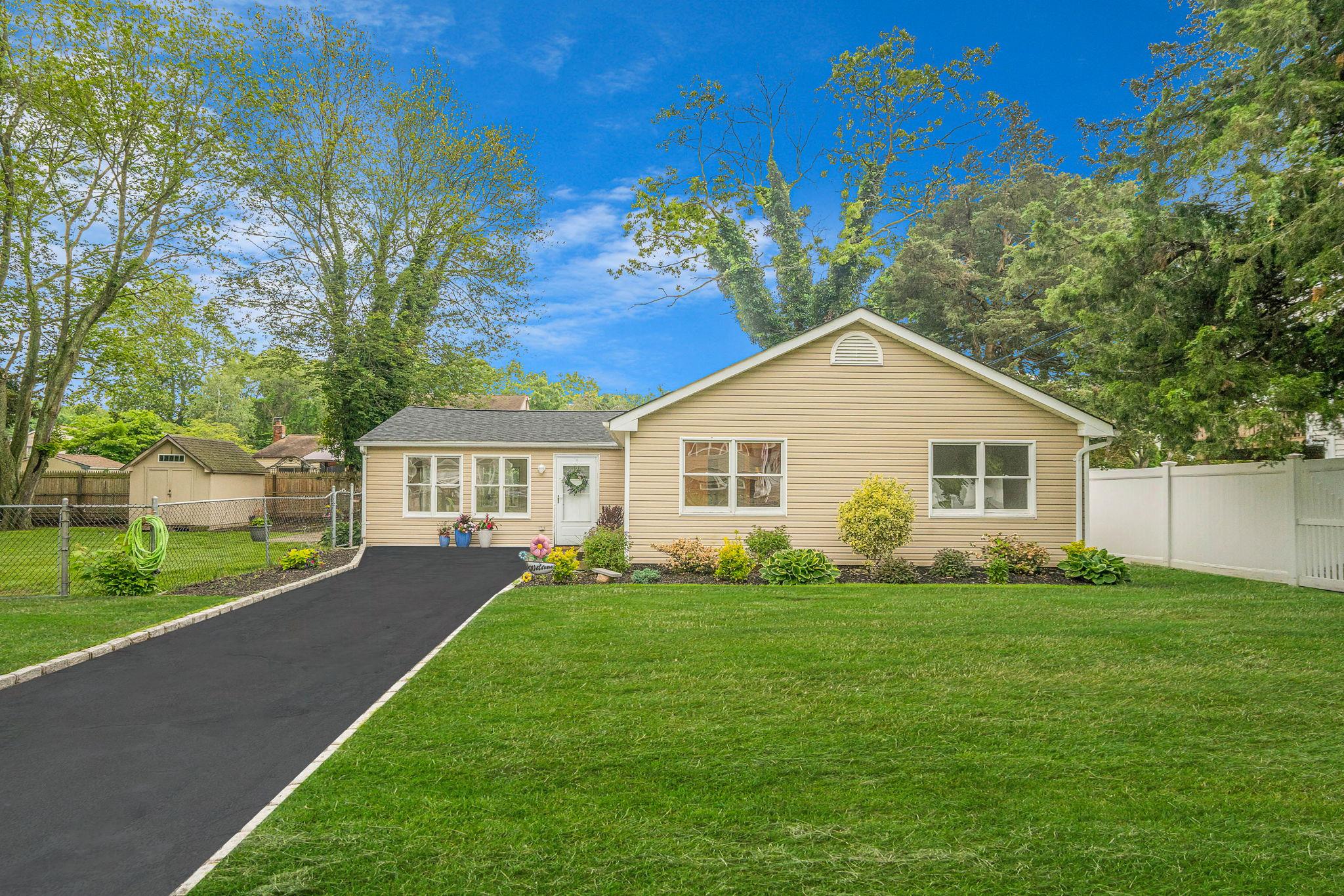 138 Greene Avenue, Port Jefferson Station, New York image 2