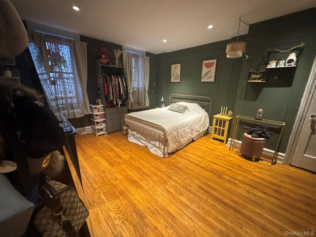 Photo of 83-19 116th Street #1D, Kew Gardens, NY 11415 (MLS # 948748)