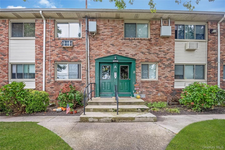 Photo 1 of 16 — 2449 Union Blvd 21A, Islip, NY 11751