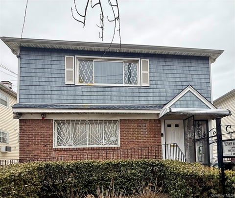 Multifamily For Rent - 220 Beach 20th Street<br/> Far Rockaway, NY 11691