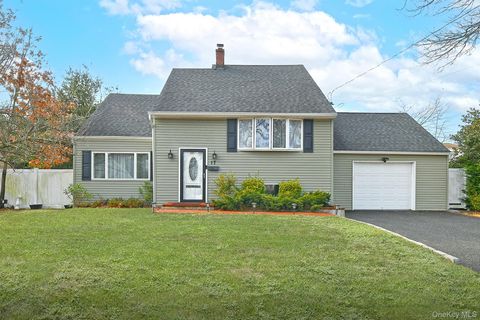 17 Pine Tree Road South Huntington NY 11746