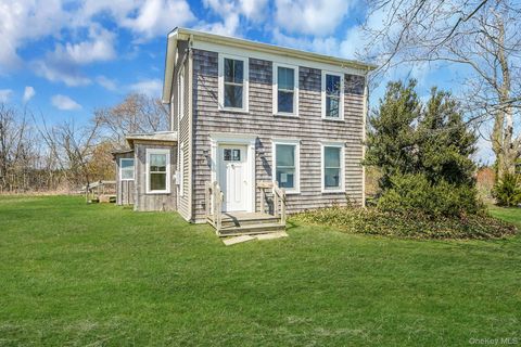 Photo of 5528 Sound Avenue, Riverhead, NY 11901 (MLS # 980299)