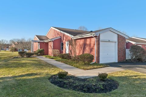 Condo For Sale - 908 Drew Lane<br/> Saint James, NY 11780