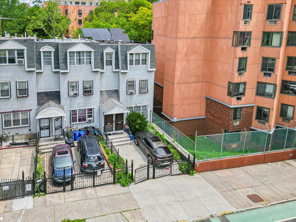 977 E 179th Street