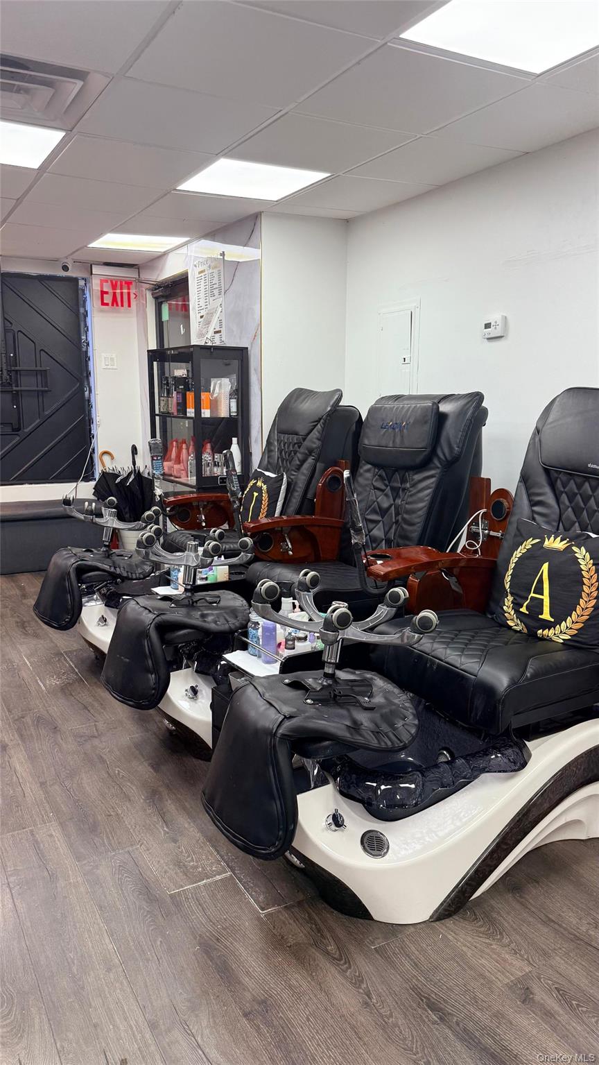 4063 Junction Boulevard