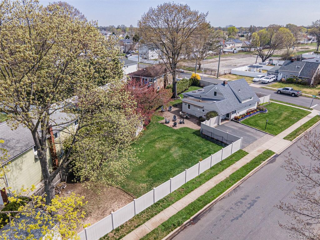 Photo of 59 Orchid Road, Levittown, NY 11756 (MLS # 987669)