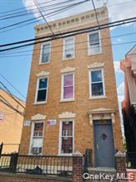 764 E 213th Street Bronx NY 10467