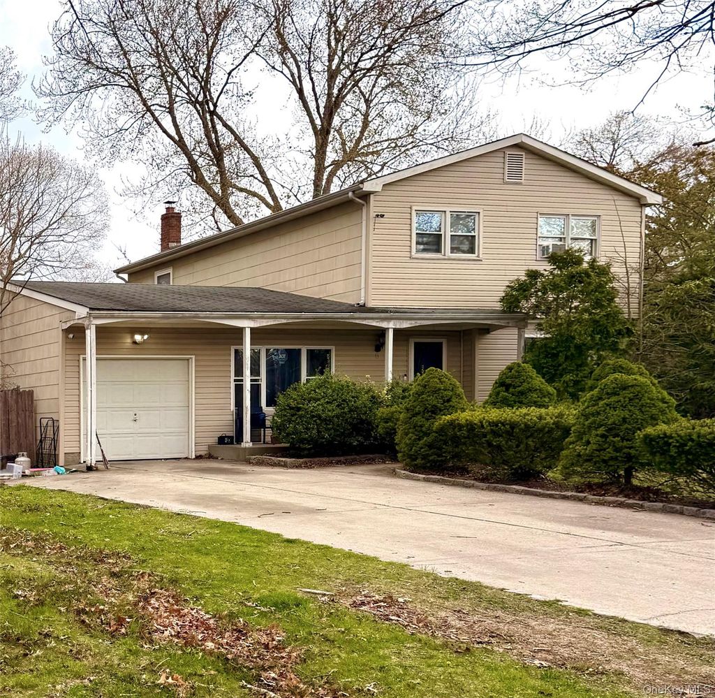 Photo of 13 Hampton Avenue, Mastic, NY 11950 (MLS # 988118)