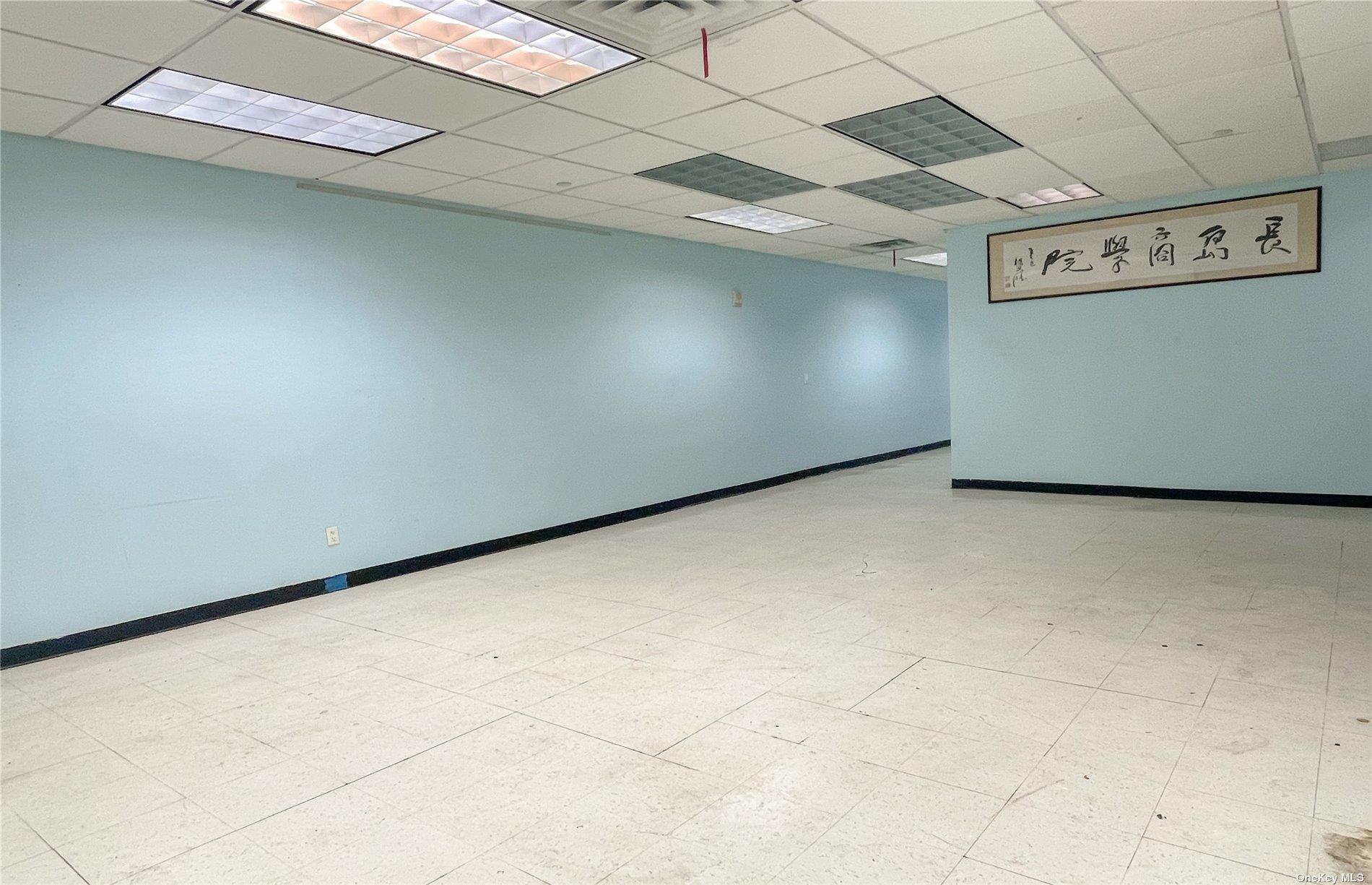 38-25 Main Street Street 4A