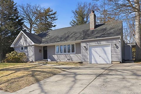 Homes For Sale - 2171 Seneca Drive<br/> Merrick, NY 11566