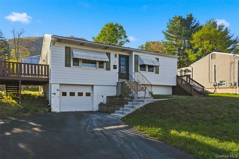 2 Crescent Drive Beacon NY 12508