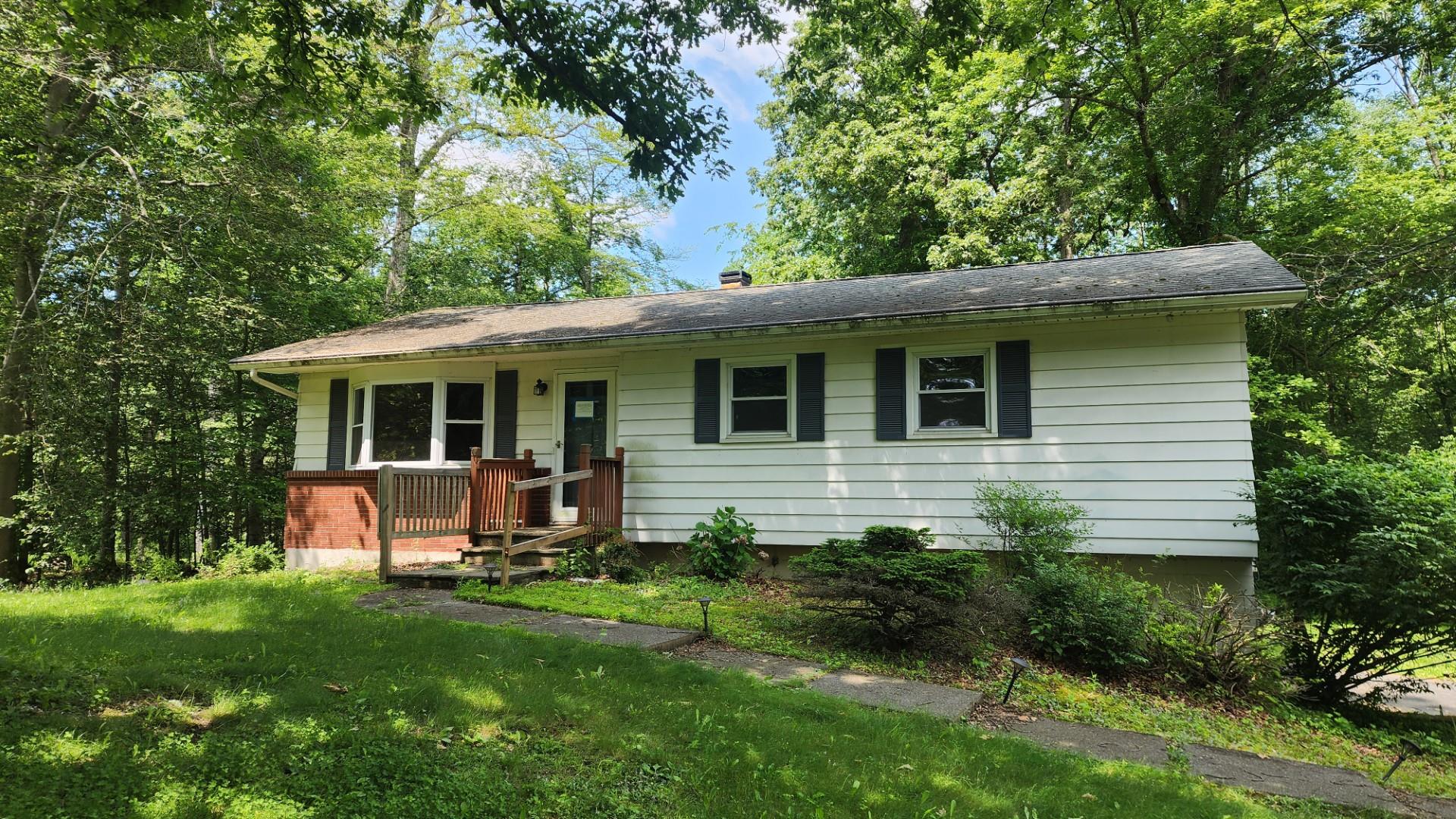48 Julie Drive, Hopewell Junction, New York image 2