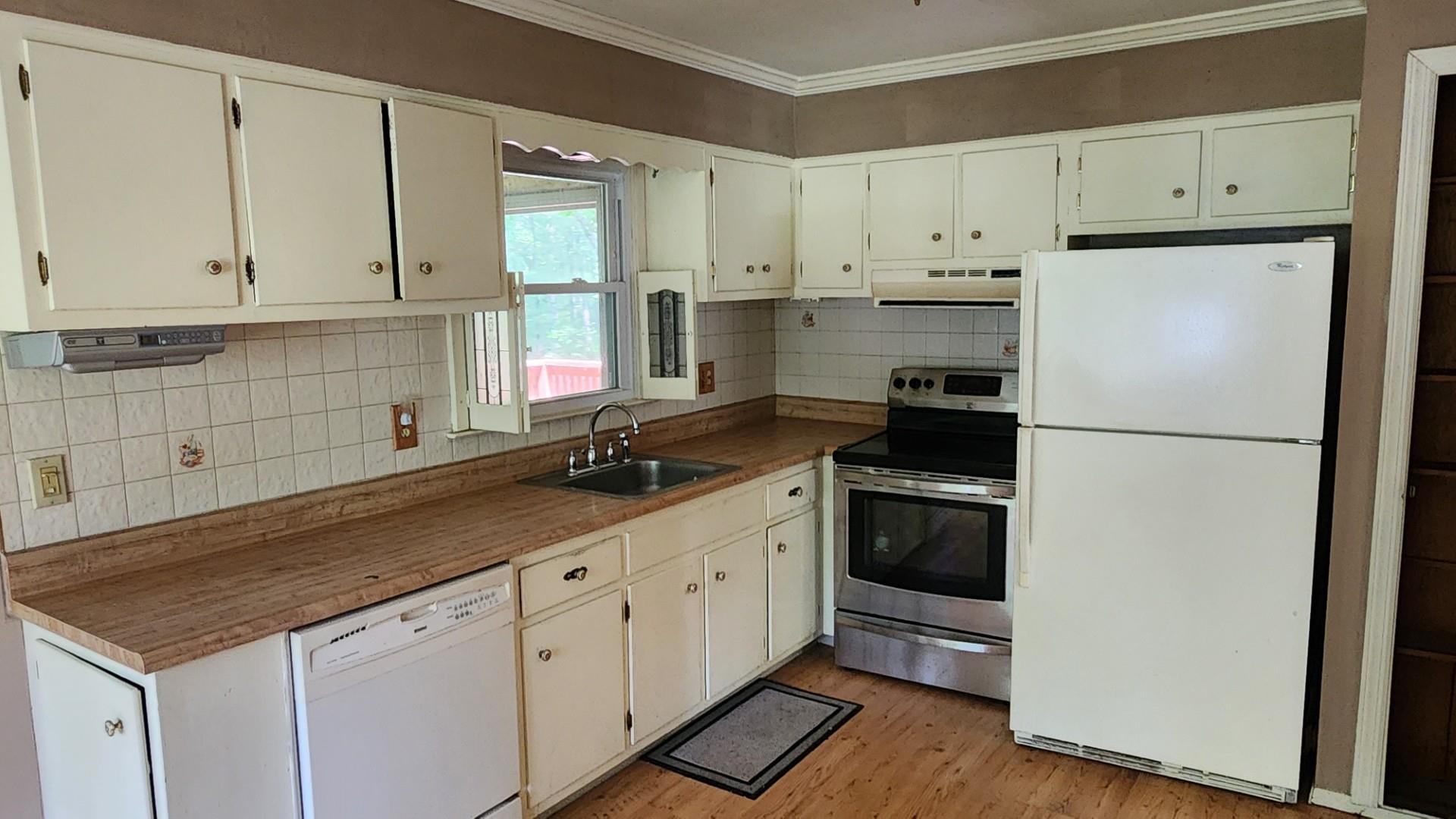 48 Julie Drive, Hopewell Junction, New York image 9