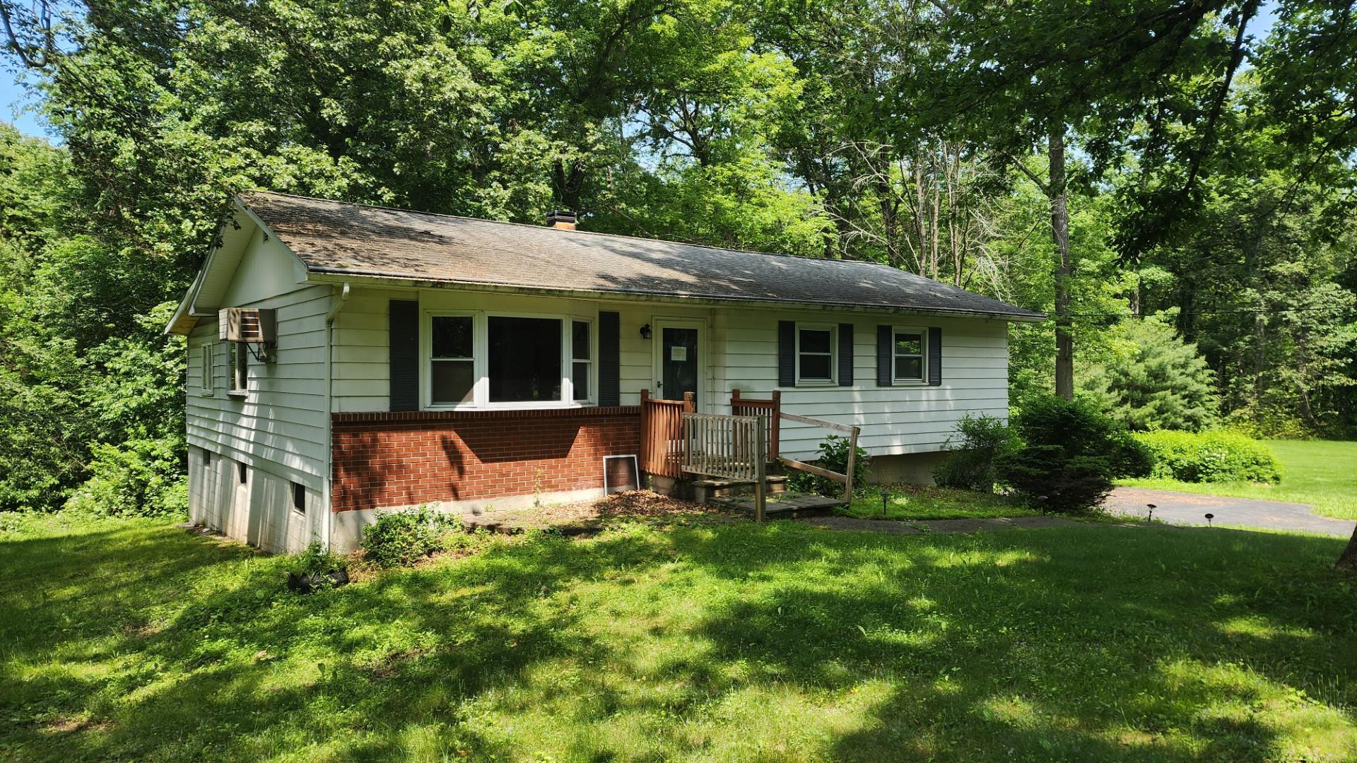 48 Julie Drive, Hopewell Junction, New York image 1